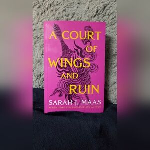A Court of Wings and Ruin By Sarah J. Maas - Paperback